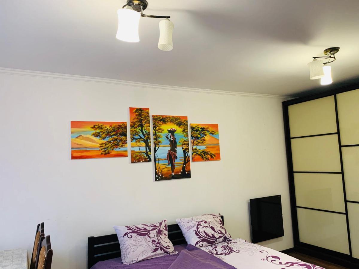 Apartment Rovno รีฟเน ภายนอก รูปภาพ