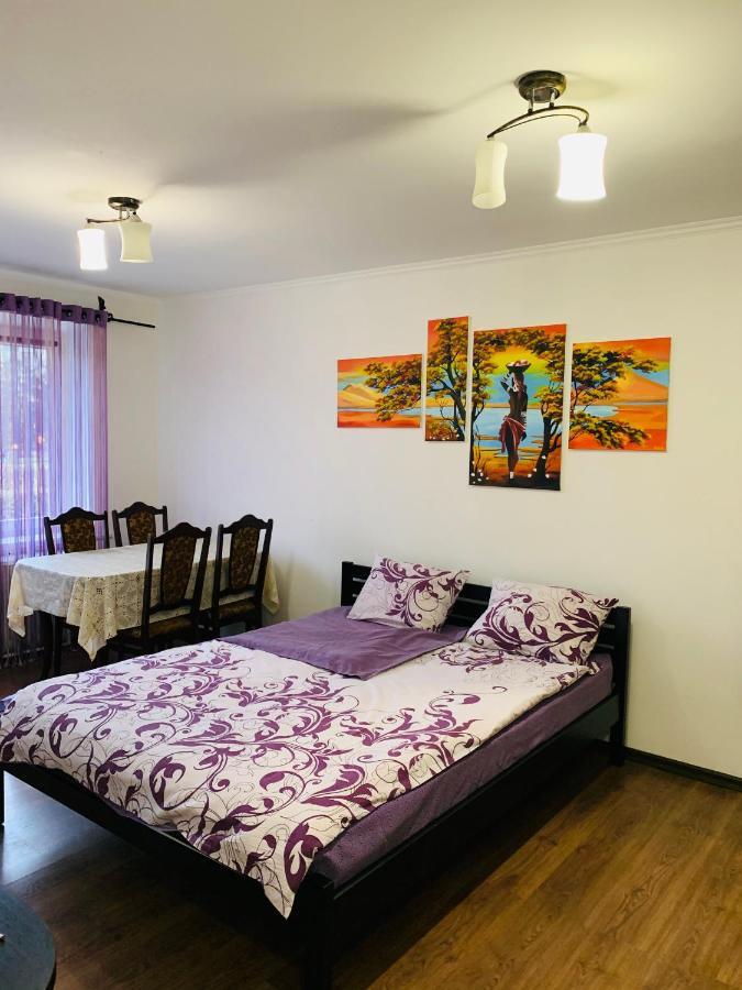 Apartment Rovno รีฟเน ภายนอก รูปภาพ